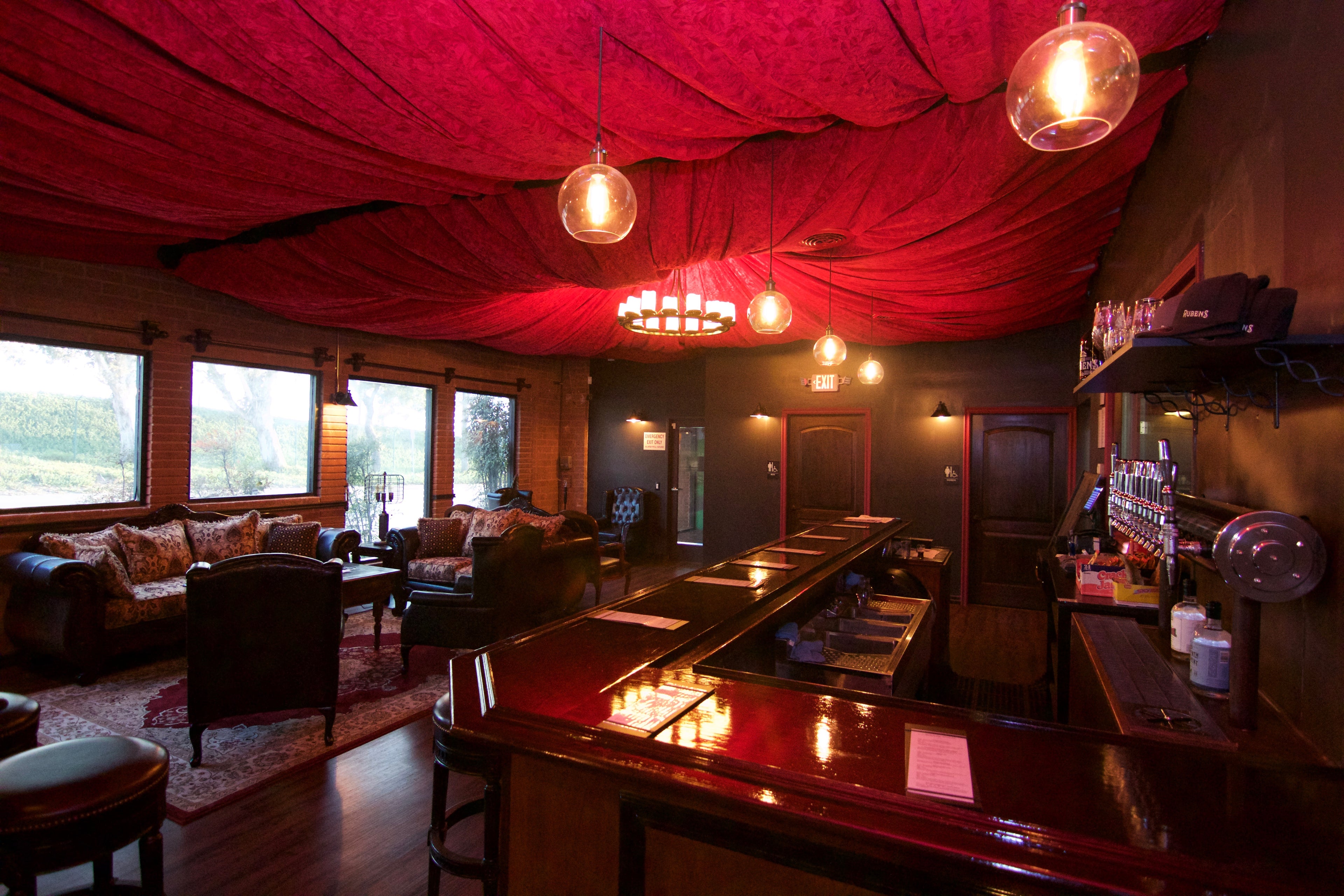 R6 DISTILLERY Speakeasy