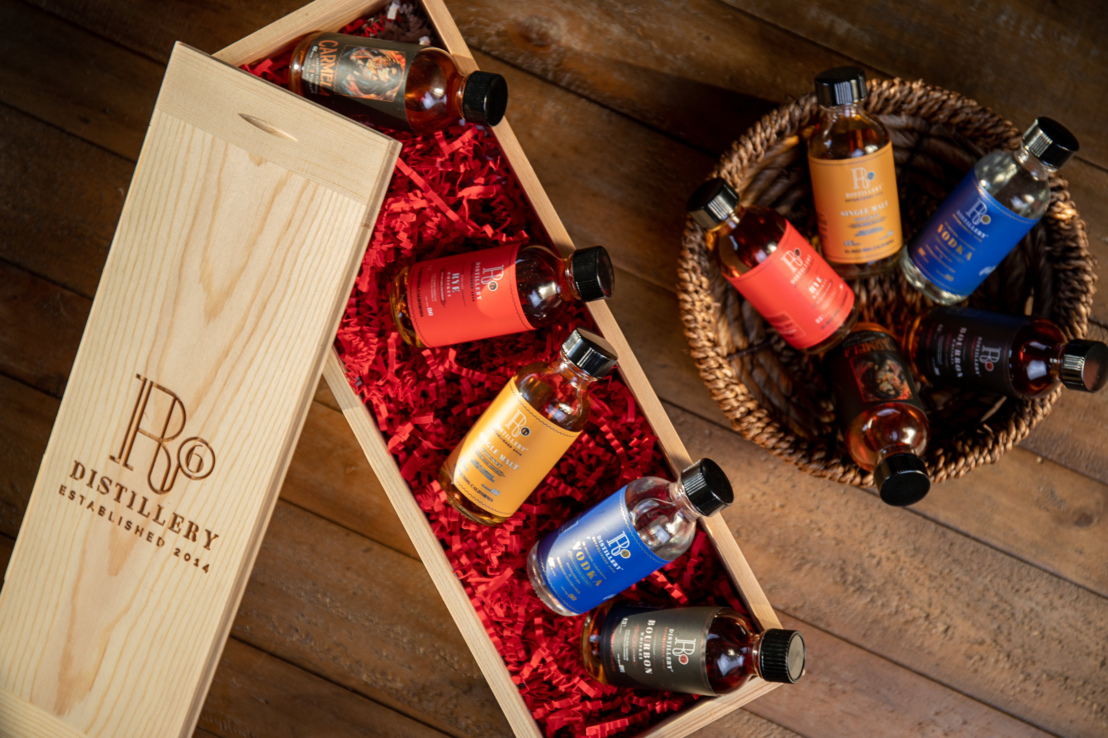 R6 DISTILLERY Mini Gift Set